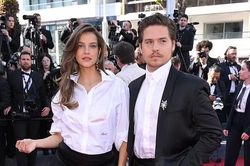 Khoảnh khắc 'điên' nhất thảm đỏ Cannes