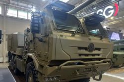 Pháo tự hành bánh lốp Eva M3 cách mạng hóa lần đầu ra mắt