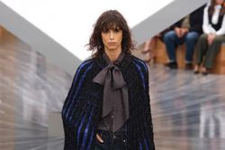 Những xu hướng quần denim sành điệu thống trị hè 2026