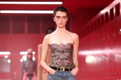 Những xu hướng quần denim sành điệu thống trị hè 2026