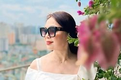 Con trai ca sĩ Trọng Tấn đối đầu với bố, NSND Thái Bảo diện váy xẻ gợi cảm