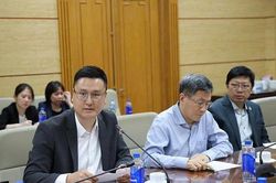 Thứ trưởng Nguyễn Tri Thức tiếp, làm việc với Chủ tịch Tập đoàn SunWah cùng các doanh nghiệp Trung Quốc