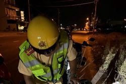 Trên đường tuần tra, lưc lượng Cảnh sát giao thông Đà Nẵng phát hiện hai đạo chích cáp điện