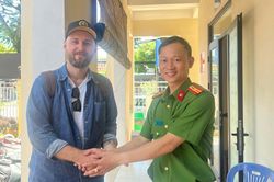 Công an phường Hòa Khánh để lại ấn tượng đẹp đối với du khách nước ngoài về tinh thần trách nhiệm và sự giúp đỡ tận tình