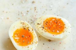 Luộc trứng cút lòng đào bao nhiêu phút? Cách luộc trứng cút lòng đào