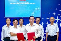 Công ty Điện lực Cà Mau và Bưu điện tỉnh ký kết hợp tác thu hộ tiền điện