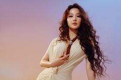 Tin sao ngày 28/5: Việt Hoa lãng mạn bên Trọng Trí trên du thuyền, H'Hen Niê chính thức trở lại, Diễm My 9X gây bất ngờ