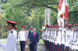 Tổng thống Singapore và Phu nhân ra tận cửa xe đón Tổng Bí thư, Chủ tịch nước Tô Lâm