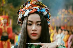 Điểm khác biệt trên con đường của Sơn Tùng và Hoàng Thùy Linh