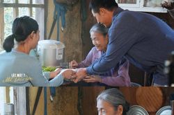 NSƯT Phi Điểu và nghệ sĩ Thanh Hiền: Hai người bà quốc dân với tình yêu nghề không tuổi