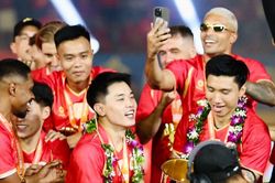Công an Hà Nội FC mừng ngôi vô địch đầy cảm xúc