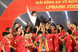 Công an Hà Nội FC mừng ngôi vô địch đầy cảm xúc