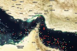 Chiến sự Trung Đông ngày 93: Mỹ nã tên lửa Hellfire vào tàu hàng trên đường tới Iran; Tehran phóng tên lửa sang căn cứ Kuwait, 5 quân nhân Mỹ bị thương