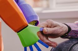 Trí tuệ nhân tạo: AI và robot làm thay đổi ngành chăm sóc người cao tuổi ở Australia