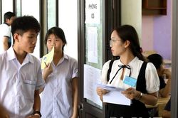 Hội đồng coi thi THPT Cao Phong: Ngày thi đầu tiên vào lớp 10 an toàn, nghiêm túc