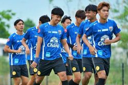Thái Lan dội 'mưa gôn' để theo kịp Việt Nam và Indonesia đi chứ