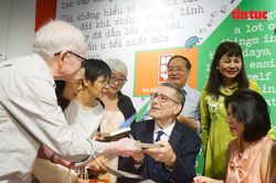 Nhà thơ Bruce Weigl: Người cựu binh Mỹ dành trọn tình yêu cho Việt Nam