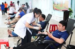 Hơn 220 người tham gia hiến máu tình nguyện
