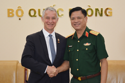 Thượng tướng Nguyễn Trường Thắng tiếp Chủ tịch Ủy ban Quốc ph&ograve;ng v&agrave; Lực lượng vũ trang Ph&aacute;p