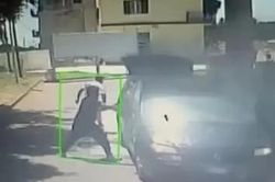 4 người tử vong trong xe ô tô bị cháy, camera hé lộ chi tiết bất ngờ