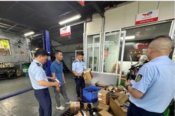 Kiểm tra doanh nghiệp kinh doanh phụ tùng ô tô, phát hiện 835 sản phẩm nghi giả mạo nhãn hiệu PEUGEOT
