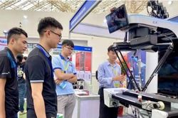 Chuyển đổi số - 'Đ&ograve;n bẩy' n&acirc;ng sức cạnh tranh của doanh nghiệp nhỏ v&agrave; vừa H&agrave; Nội