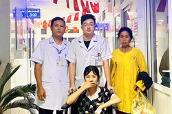 Bệnh viện Nhi Thanh Hóa hỗ trợ bệnh nhân dự thi vào lớp 10 ngay sau phẫu thuật