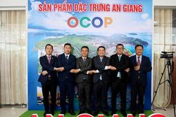 Kết nối giao thương vùng biên giới Việt Nam - Campuchia - Lào