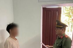 Dùng dao chém ngón tay bạn, nam thanh niên bị khởi tố tội sử dụng vũ khí quân dụng