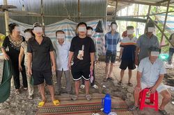 Triệt ph&aacute; tụ điểm đ&aacute; g&agrave; ăn tiền trong trại g&agrave;, bắt giữ nhiều đối tượng