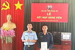 Ngọn lửa lý tưởng của Hạ sĩ Hà Lê Minh Quang