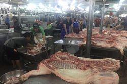 Giá heo hơi hôm nay, 10-6: Thịt heo chợ đầu mối giảm đến 10 giá