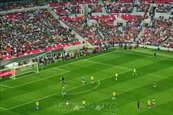 Đội tuyển không dự World Cup, người hâm mộ Trung Quốc đặt hy vọng vào trọng tài