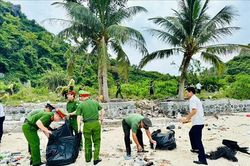 Mỗi ngư dân, hộ sản xuất kinh doanh là một 'người gác biển', bảo vệ môi trường