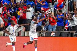 Bị băng đảng khét tiếng chiếm sân vận động, Haiti vẫn giành vé dự World Cup 2026