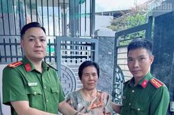 Người dân Khánh Hòa tự nguyện giao nộp cá thể rùa núi vàng cho công an