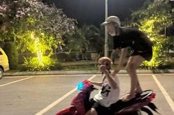 Xác minh clip hai đối tượng 'làm xiếc' trên xe máy ở Quảng Ninh