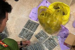 Bắt nhóm buôn bán thuốc lá điện tử chứa ma túy Etomidate quy mô lớn tại TPHCM