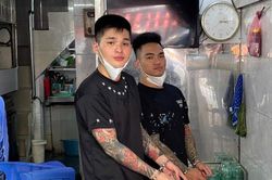 Cầm điếu cày đánh người giữa phố ở Hà Nội: Đối tượng thứ 2 ra đầu thú