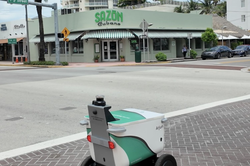 Mùa hè bận rộn của robot giao hàng