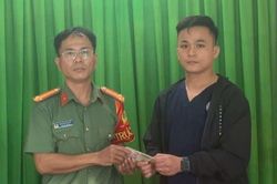 Trao trả tài sản cho người đánh rơi