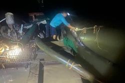 Vĩnh Long: Phát hiện ghe khai thác trái phép 8,4 m³ cát trên sông Tiền