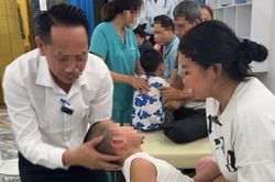 Sở Y tế H&agrave; Nội v&agrave;o cuộc vụ 'tiến sĩ nắn chỉnh xương' ở Y Đức Vương chữa trẻ chậm n&oacute;i