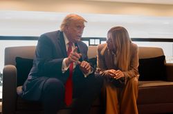 Mỹ-Ý căng thẳng chuyện 'chụp ảnh' giữa ông Trump và bà Meloni