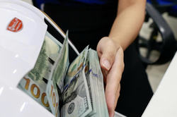 Tỷ giá USD hôm nay (20-6): Đồng USD giữ vững đà tăng
