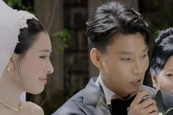 Văn Thanh xúc động nhận nhẫn cưới từ con gái riêng của vợ