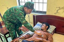 Kịp thời cứu nạn người đàn ông trôi dạt trên biển