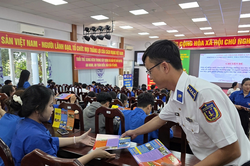 Cần Thơ: Nhân lên ý thức bảo vệ chủ quyền biển đảo và xây 'lá chắn' cho giới trẻ trước hiểm họa ma túy