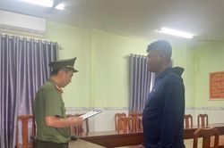 Khởi tố, bắt tạm giam đối tượng tàng trữ trái phép vũ khí quân dụng
