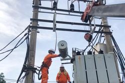 Điện lực Lập Thạch hoán chuyển 23 máy biến áp, đảm bảo cấp điện mùa nắng nóng